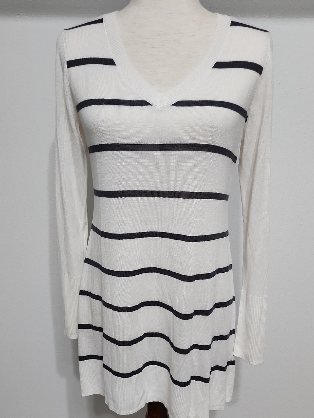 APT. 9 White V-Neck Striped Tunic